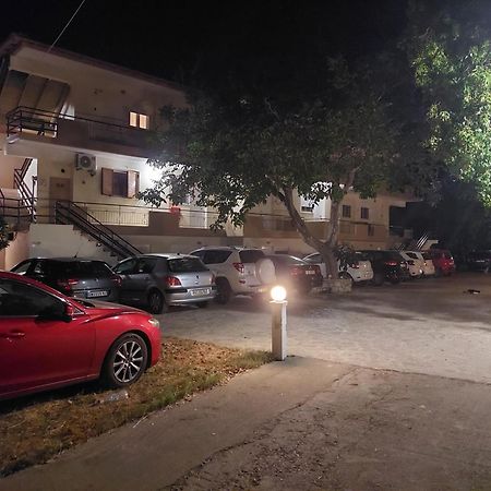 Vessarios Apartment Nikiana Bagian luar foto