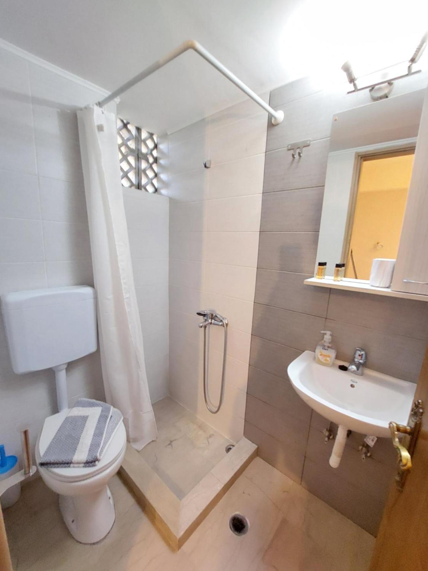 Vessarios Apartment Nikiana Bagian luar foto