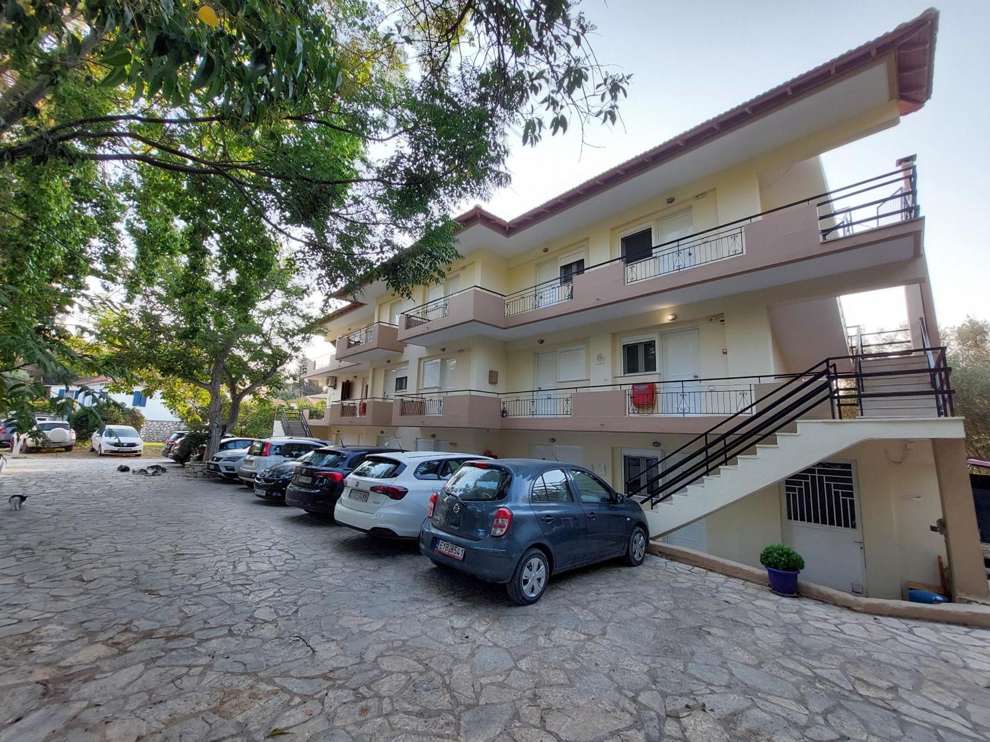 Vessarios Apartment Nikiana Bagian luar foto