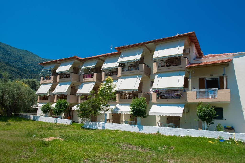 Vessarios Apartment Nikiana Bagian luar foto